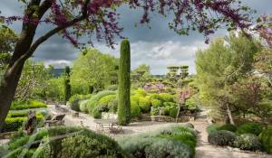 Продажа Бастид, типичный южный дом Bonnieux