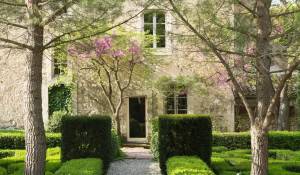 Продажа Бастид, типичный южный дом Bonnieux