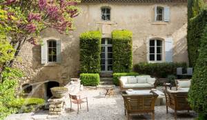 Продажа Бастид, типичный южный дом Bonnieux