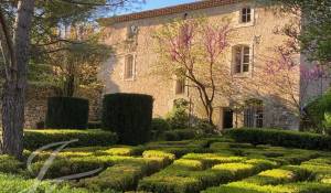 Продажа Бастид, типичный южный дом Bonnieux