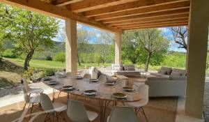 Продажа Бастид, типичный южный дом Bonnieux