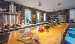 Продажа Бастид, типичный южный дом Bonnieux