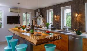 Продажа Бастид, типичный южный дом Bonnieux