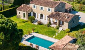 Продажа Бастид, типичный южный дом Gordes