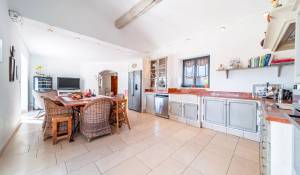 Продажа Бастид, типичный южный дом Gordes