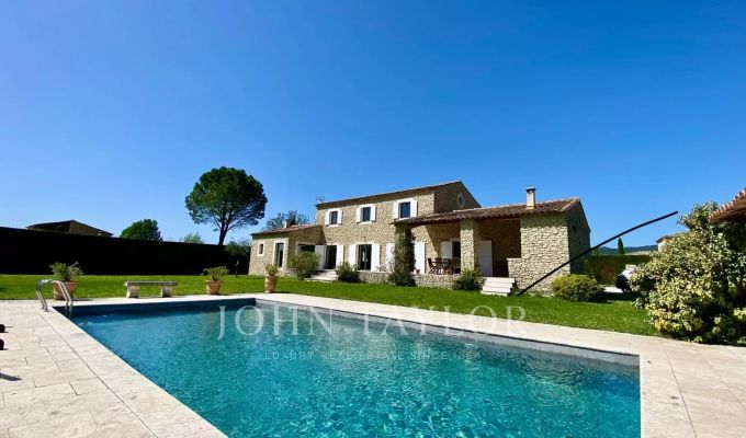 Продажа Бастид, типичный южный дом Gordes