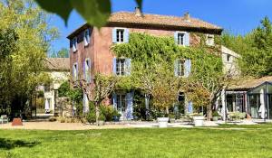 Продажа Бастид, типичный южный дом L'Isle-sur-la-Sorgue