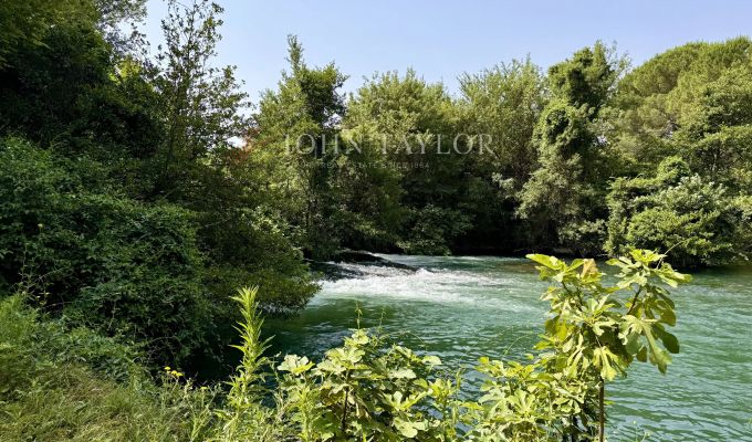 Продажа Бастид, типичный южный дом L'Isle-sur-la-Sorgue