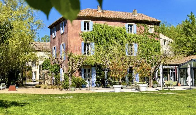 Продажа Бастид, типичный южный дом L'Isle-sur-la-Sorgue