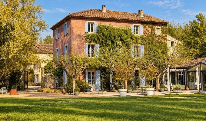 Продажа Бастид, типичный южный дом L'Isle-sur-la-Sorgue