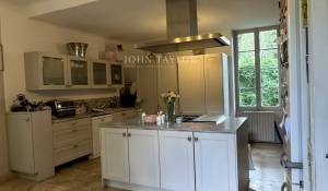Продажа Деревенский дом La Tour-d'Aigues
