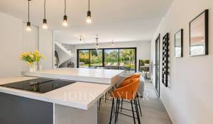 Продажа Дом La Roquette-sur-Siagne