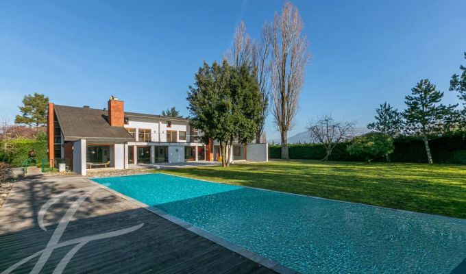 Продажа Дом Vésenaz