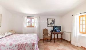 Продажа Ферма Saint-Saturnin-lès-Apt