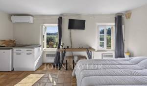 Продажа Мас, типичный южный дом Le Castellet