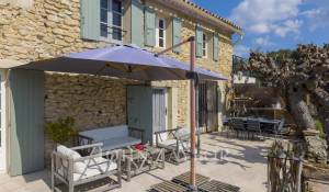 Продажа Мас, типичный южный дом Le Castellet