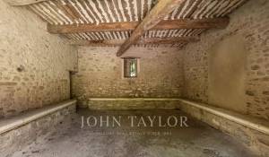 Продажа Поместье Bonnieux