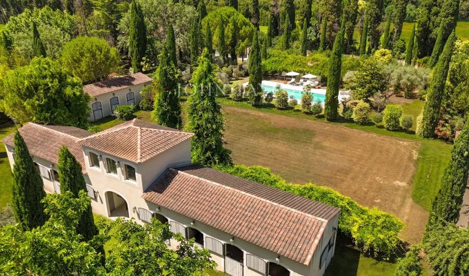 Продажа Поместье Eygalières