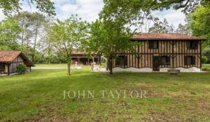 Продажа Поместье Gourbera