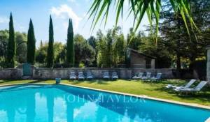 Продажа Поместье La Garde-Adhémar