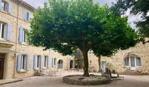 Продажа Поместье La Garde-Adhémar