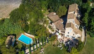 Продажа Поместье La Garde-Adhémar