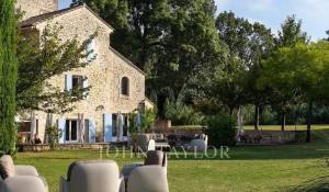 Продажа Поместье La Garde-Adhémar