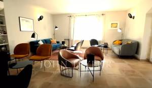 Продажа Поместье La Garde-Adhémar