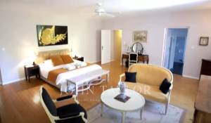 Продажа Поместье La Garde-Adhémar