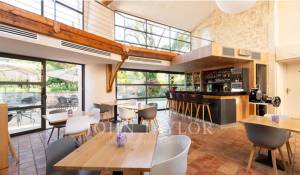 Продажа Поместье La Garde-Adhémar