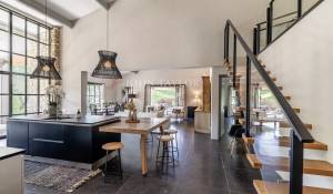 Продажа Поместье Ménerbes