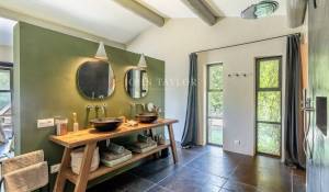 Продажа Поместье Ménerbes