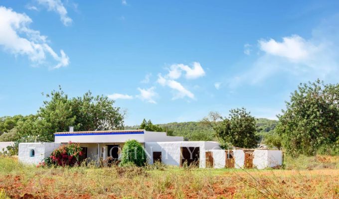 Продажа Поместье Santa Eularia des Riu