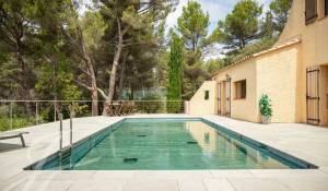 Продажа Поместье Simiane-Collongue