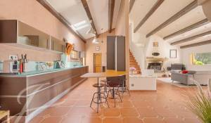 Продажа Поместье Simiane-Collongue