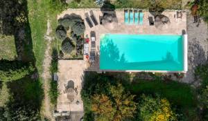 Продажа Поместье Vauvenargues