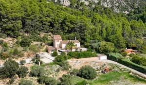 Продажа Поместье Vauvenargues