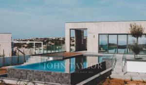 Продажа Вилла Peyia