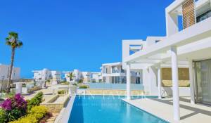 Продажа Вилла Peyia