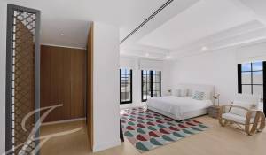 Продажа Вилла The Lakes