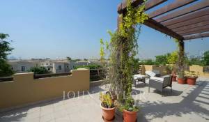 Продажа Вилла The Lakes