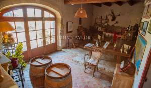 Продажа Винодельческое поместье L'Isle-sur-la-Sorgue