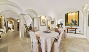 Продажа Замок Joucas