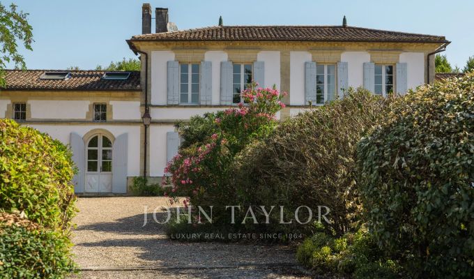 Продажа Замок Saint-André-de-Cubzac