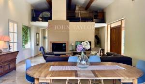 Продажа Замок Saint-Saturnin-lès-Apt