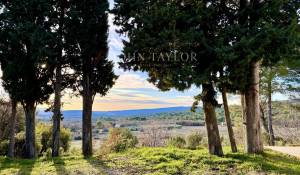 Продажа Замок Saint-Saturnin-lès-Apt