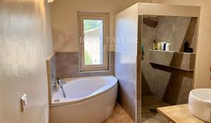 Продажа Замок Saint-Saturnin-lès-Apt